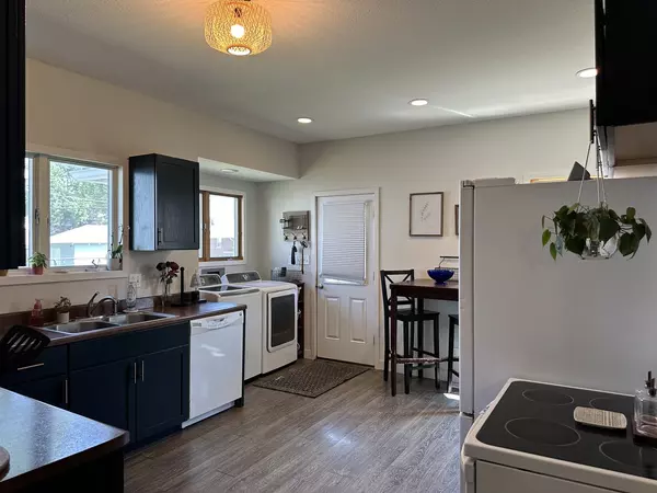 Fulton, IL 61252,908 9th Avenue