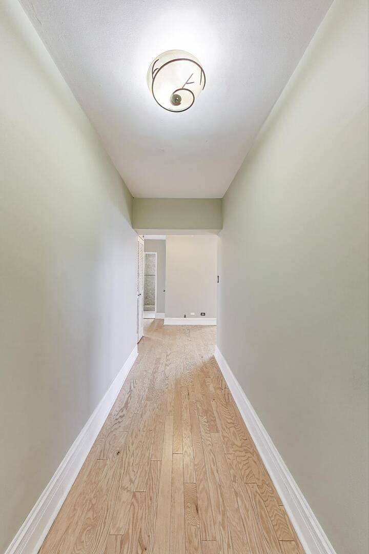 Chicago, IL 60640,4970 N Marine Drive #1024