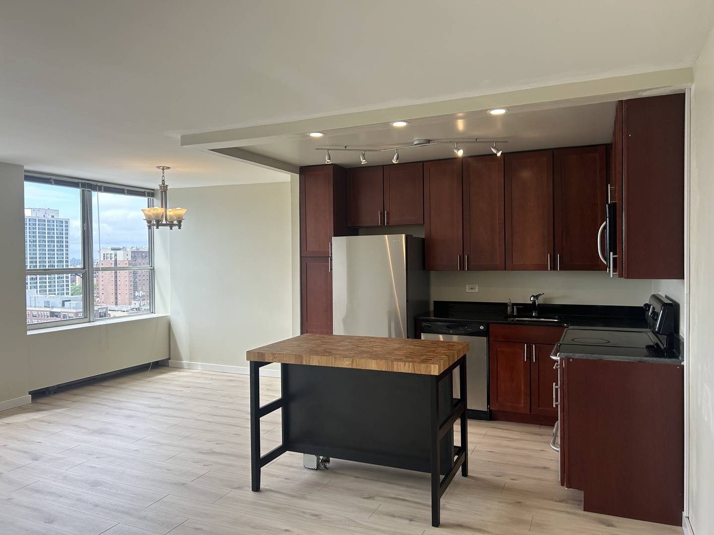 Chicago, IL 60613,655 W Irving Park Road #1713