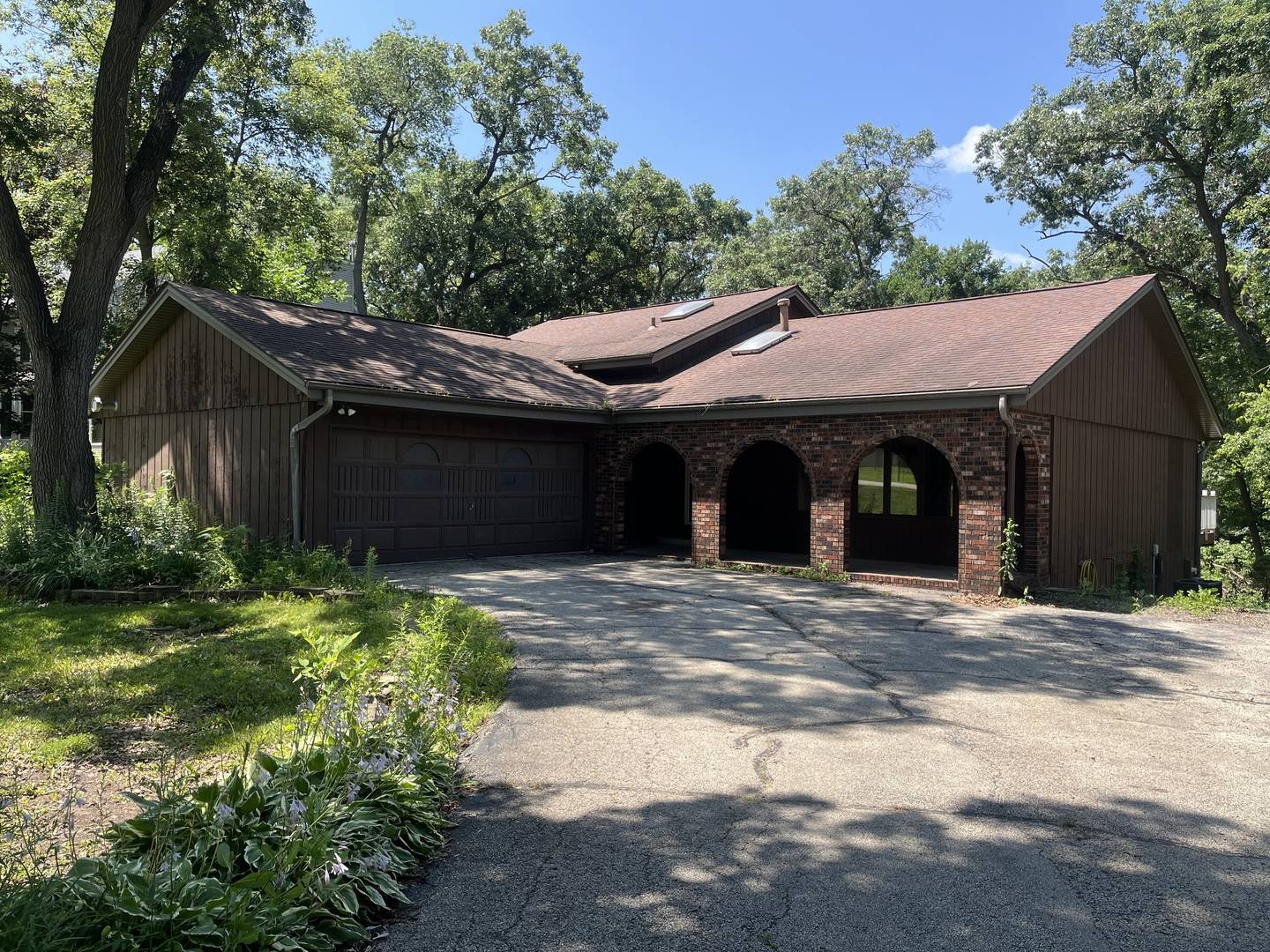 11738 Southgate Road, Roscoe, IL 61073