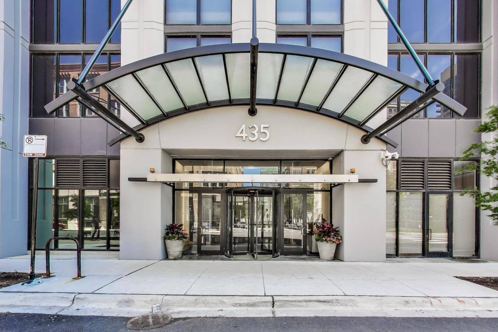 Chicago, IL 60654,435 W Erie Street #1207