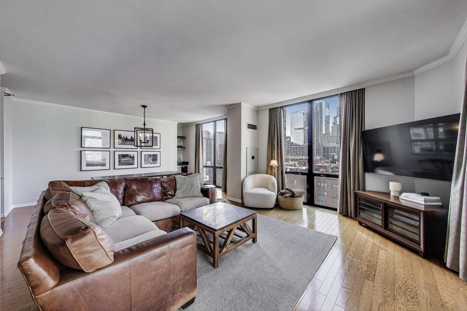 Chicago, IL 60654,435 W Erie Street #1207