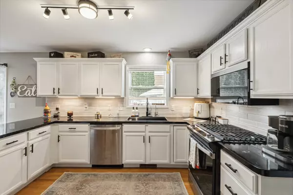 Dekalb, IL 60115,423 W Taylor W Street