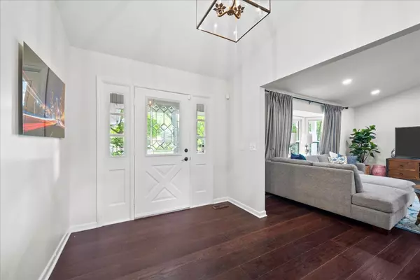 Lake Bluff, IL 60044,308 Signe Court