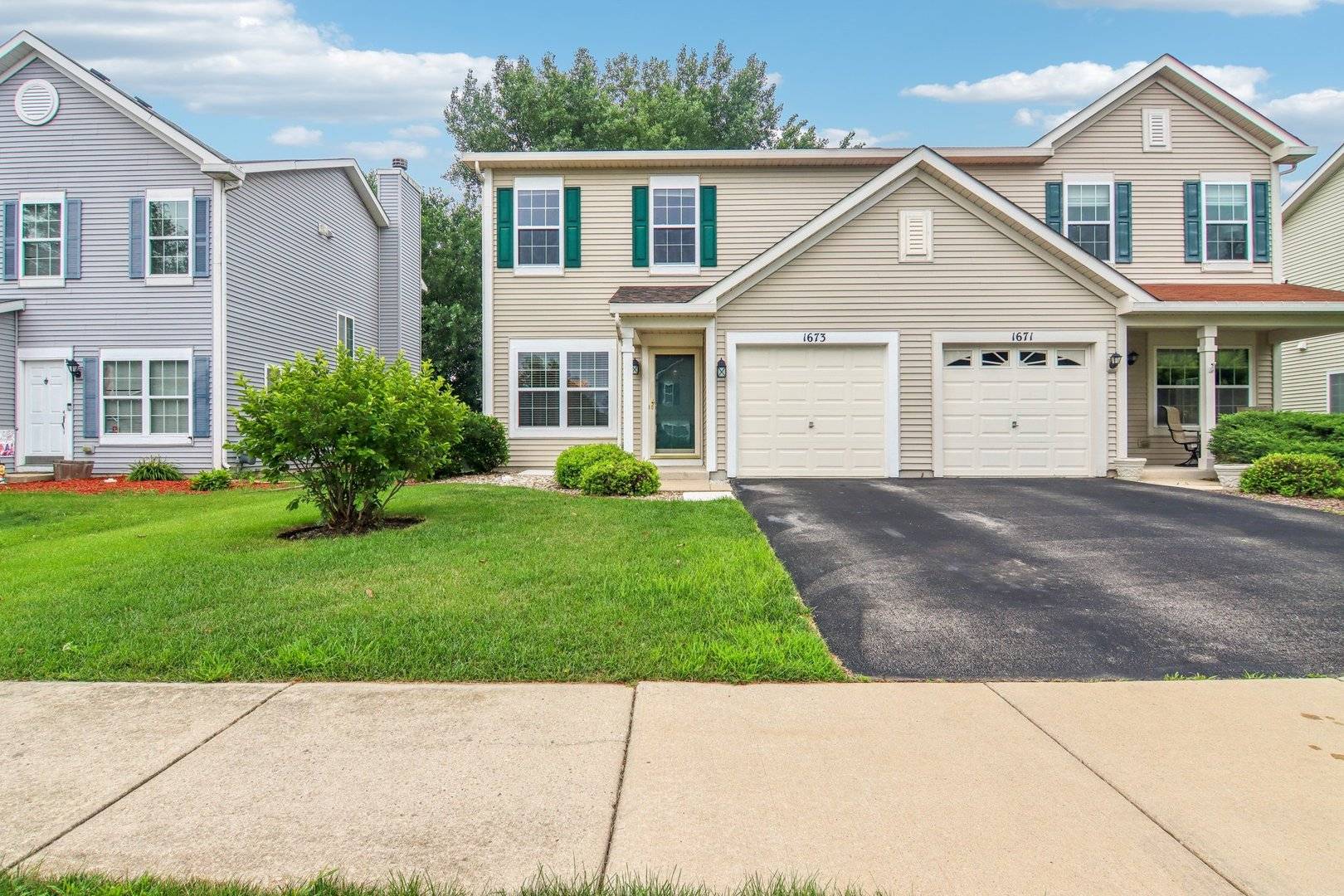 Hampshire, IL 60140,1673 Cameron Drive