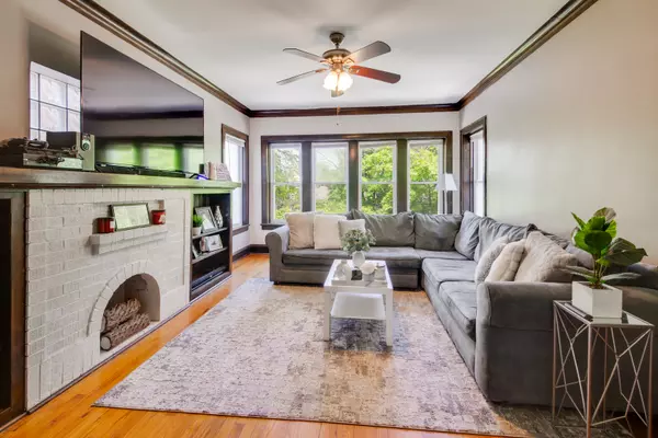 Chicago, IL 60639,4639 W Montana Street