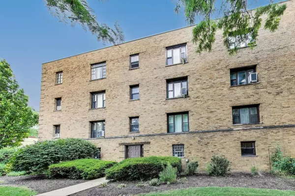 River Forest, IL 60305,1555 Monroe Avenue #2