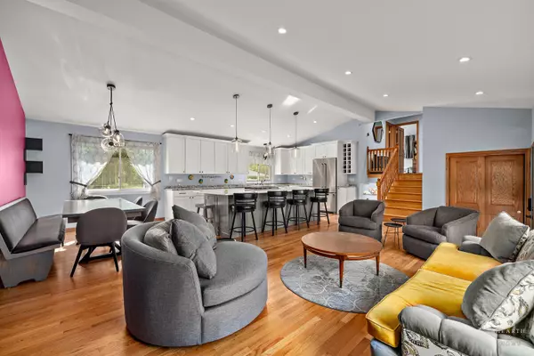 Mount Prospect, IL 60056,820 W Dresser Drive