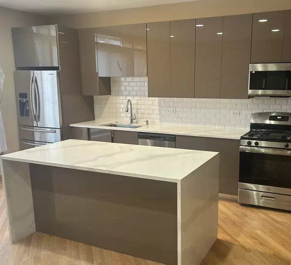 Chicago, IL 60609,2120 W 35th Street #101