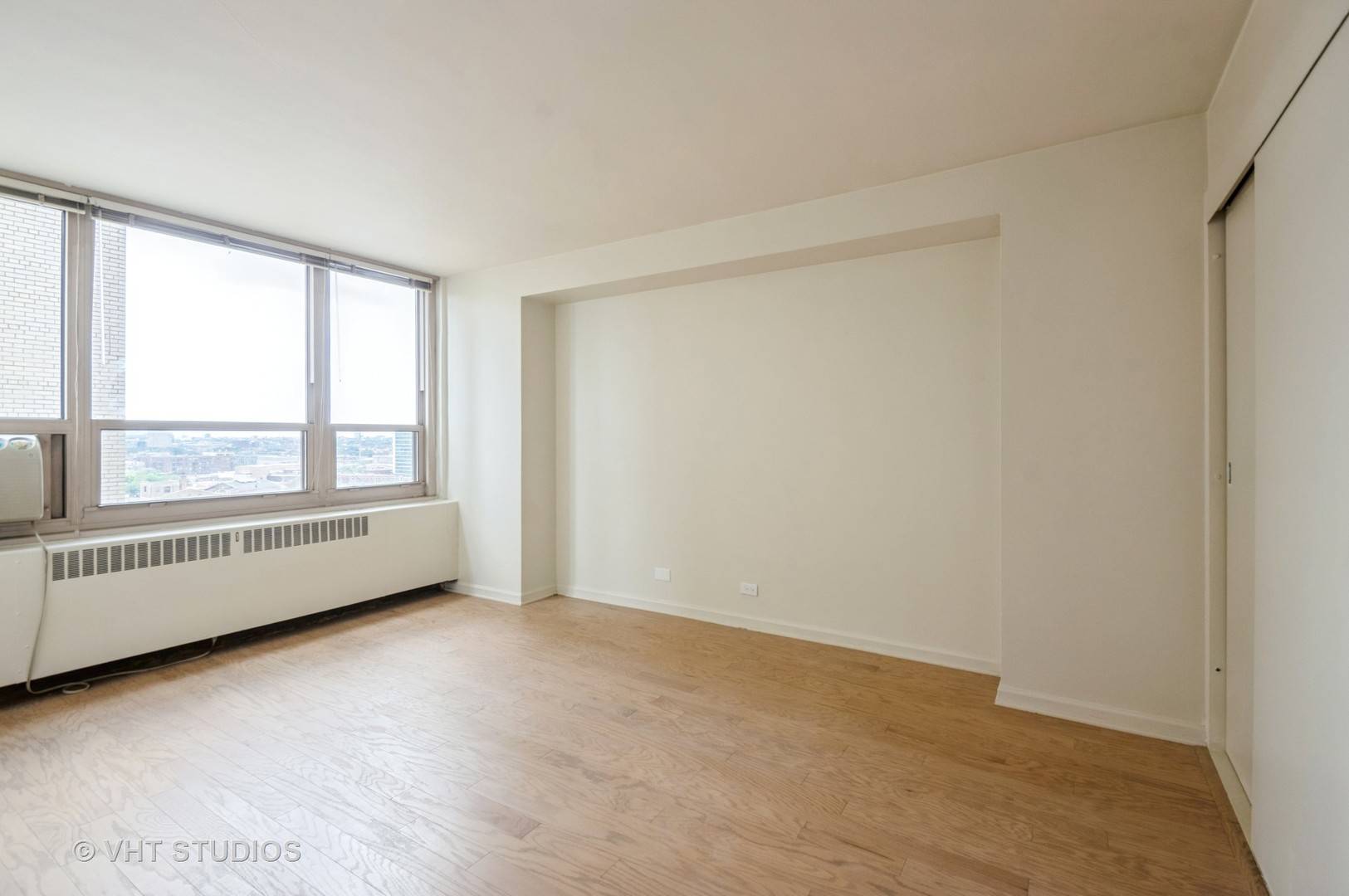 Chicago, IL 60613,3950 N Lake Shore Drive #1511