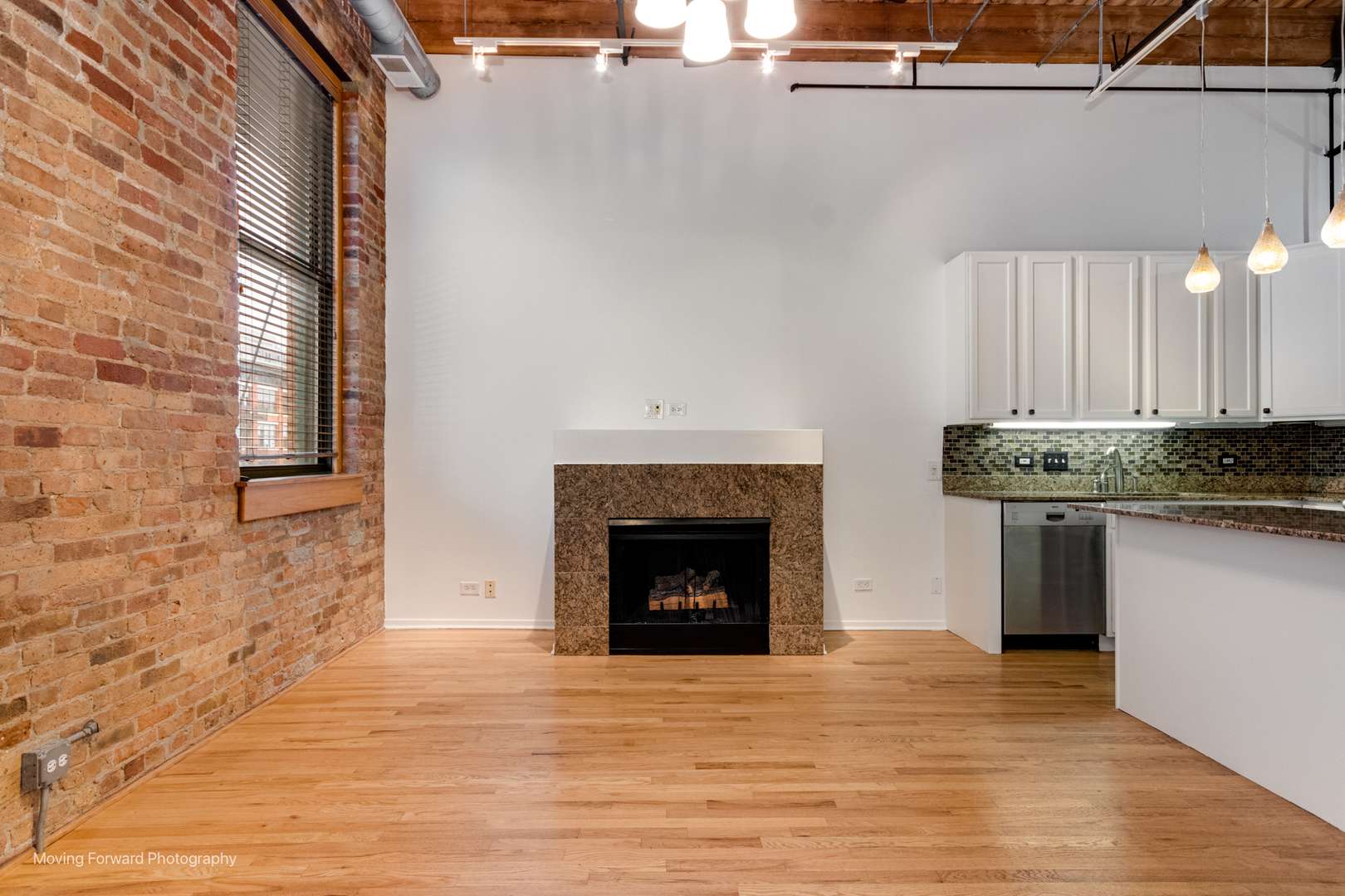 Chicago, IL 60605,1550 S INDIANA Avenue #404