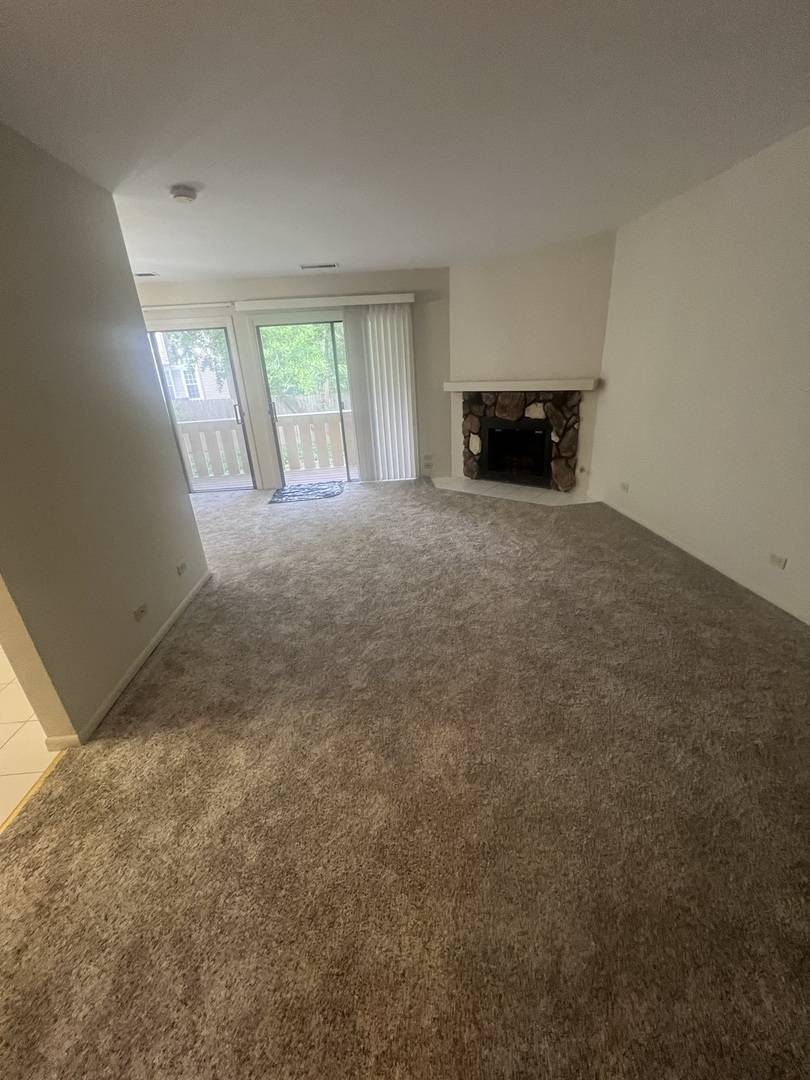 Wheeling, IL 60090,584 Williamsburg Court #C2