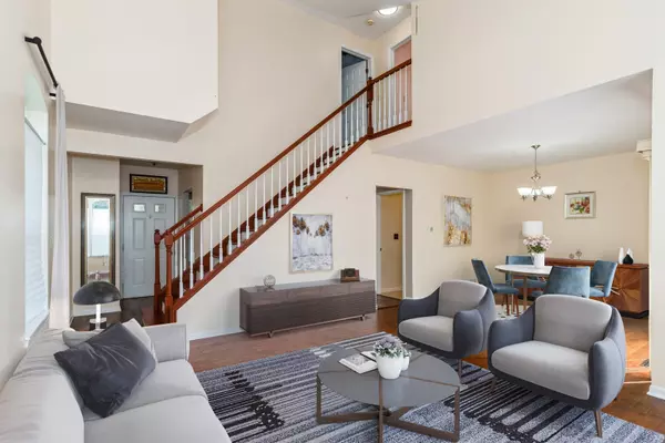 Lake Bluff, IL 60044,13296 W Heiden Circle