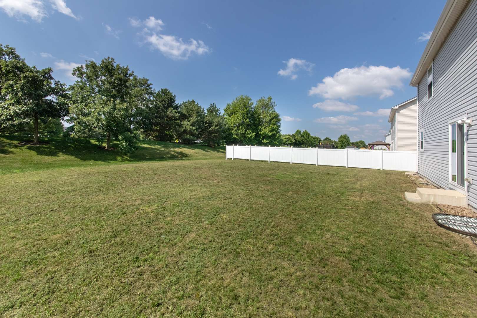 Hampshire, IL 60140,411 E Meadowdale Circle