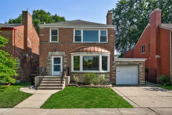 2929 W Gregory Street, Chicago, IL 60625