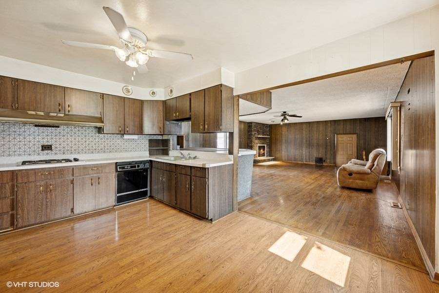 Bridgeview, IL 60455,7030 W 91st Street