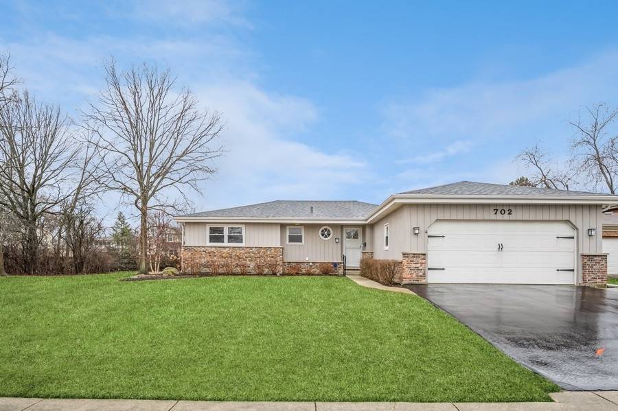 702 Barberry Road, Highland Park, IL 60035