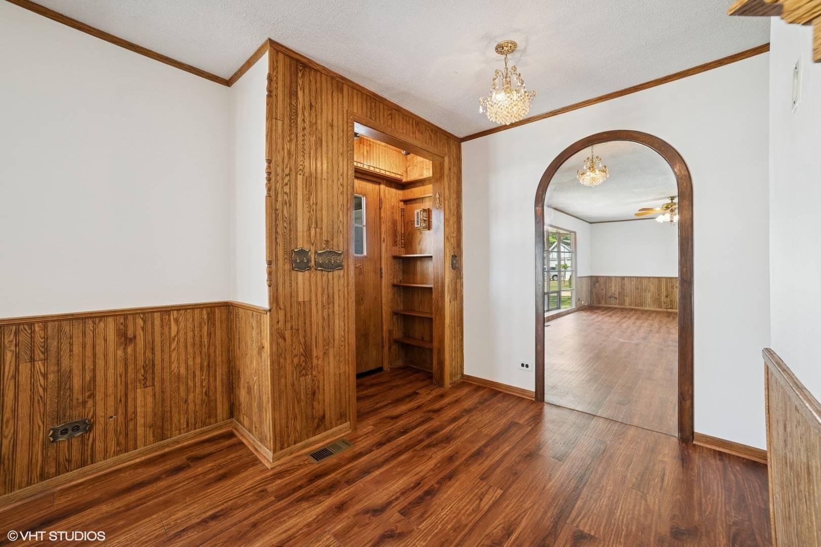 Streamwood, IL 60107,6 Spring Valley Lane
