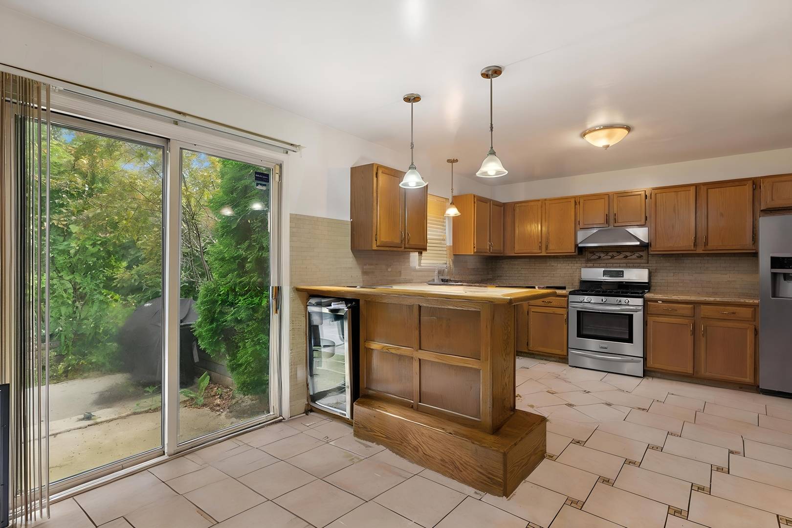 Waukegan, IL 60085,2632 PEPPERTREE Lane