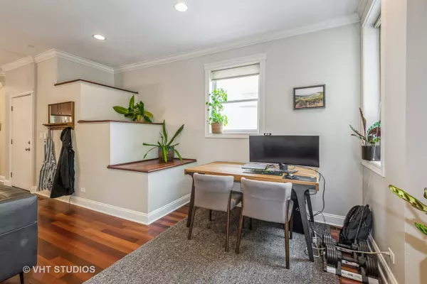 Chicago, IL 60622,1915 W Crystal Street #2