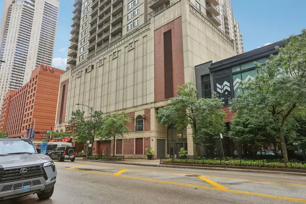 Chicago, IL 60654,630 N State Street #2004