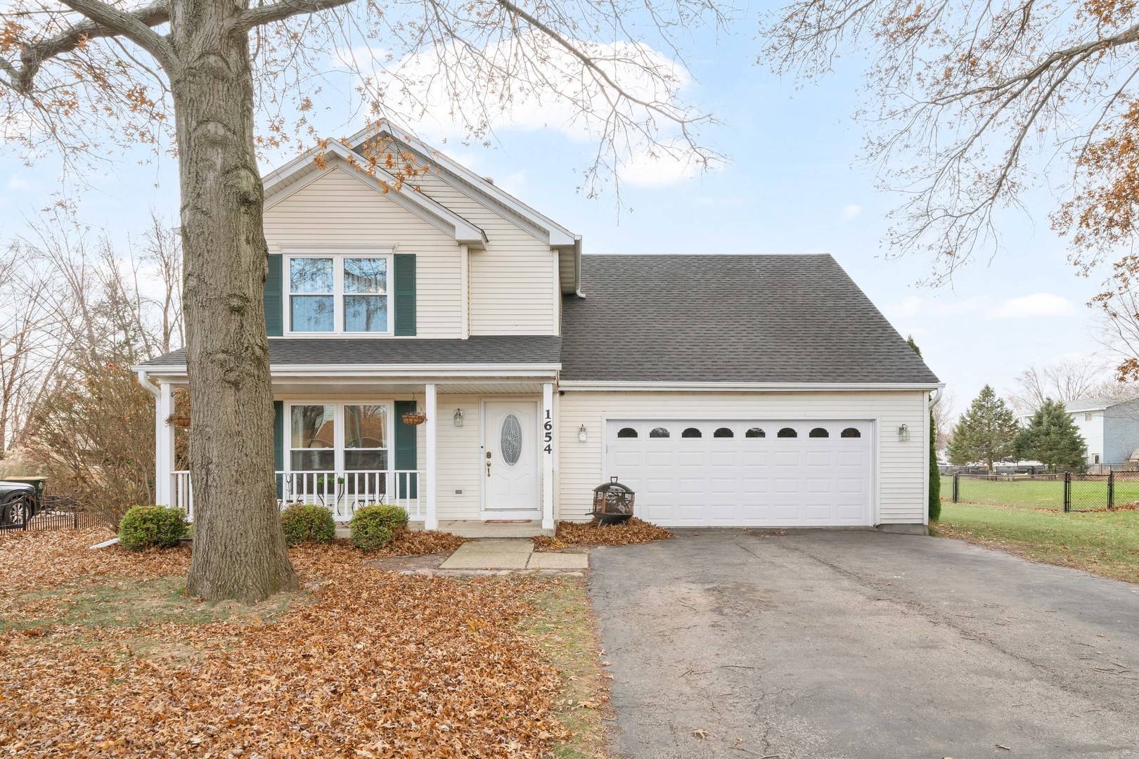 1654 Hilda Drive, Lake Holiday, IL 60548