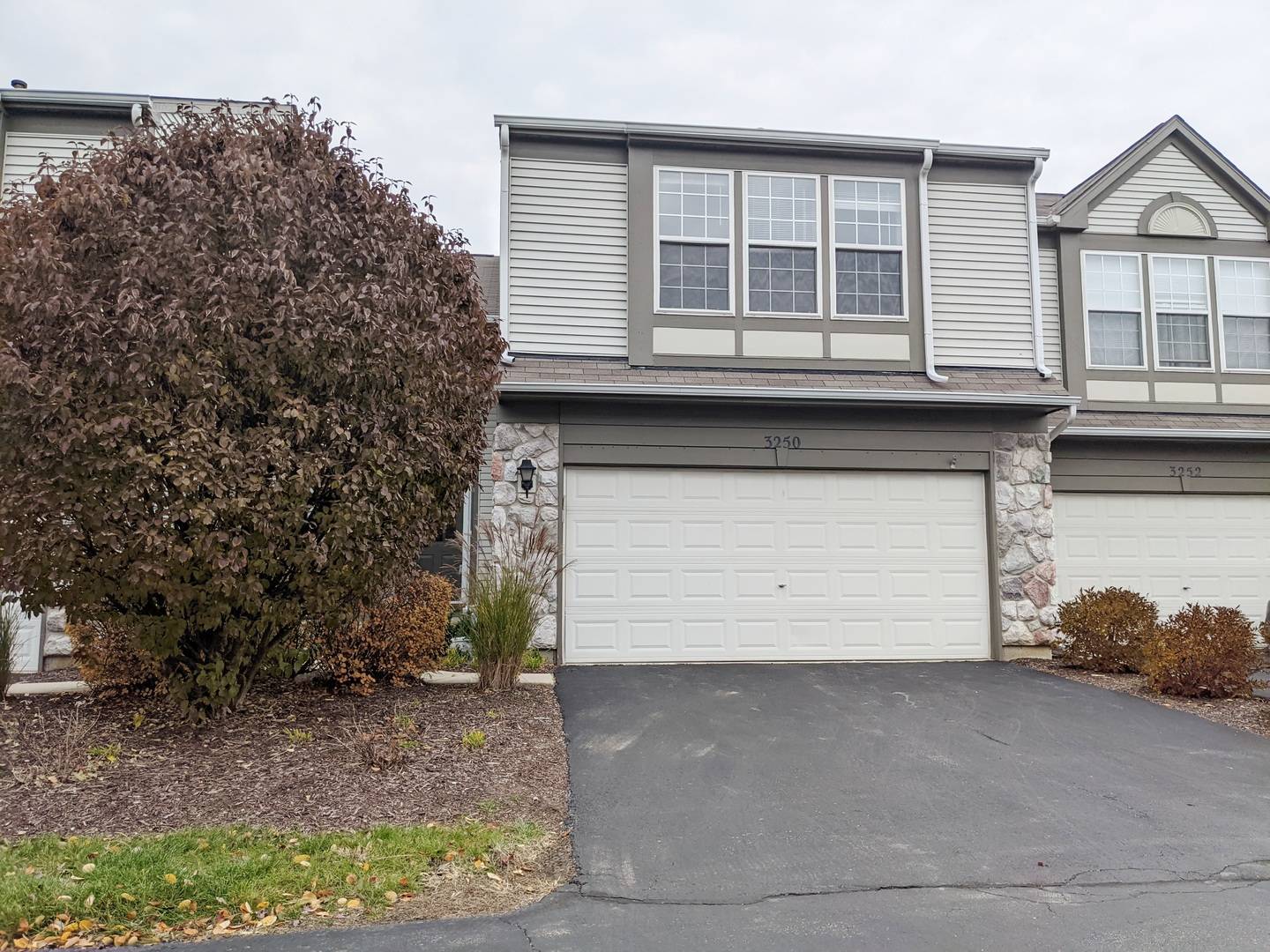 3250 Bromley Lane, Aurora, IL 60502