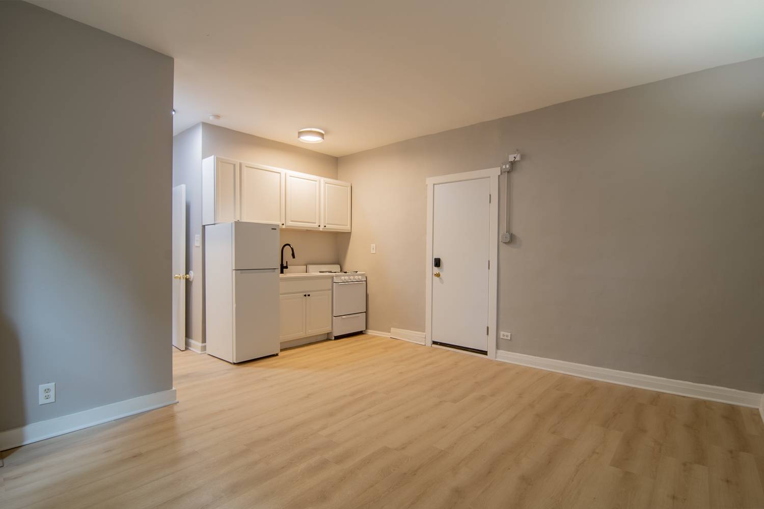Chicago, IL 60626,1414 W Pratt Boulevard #120