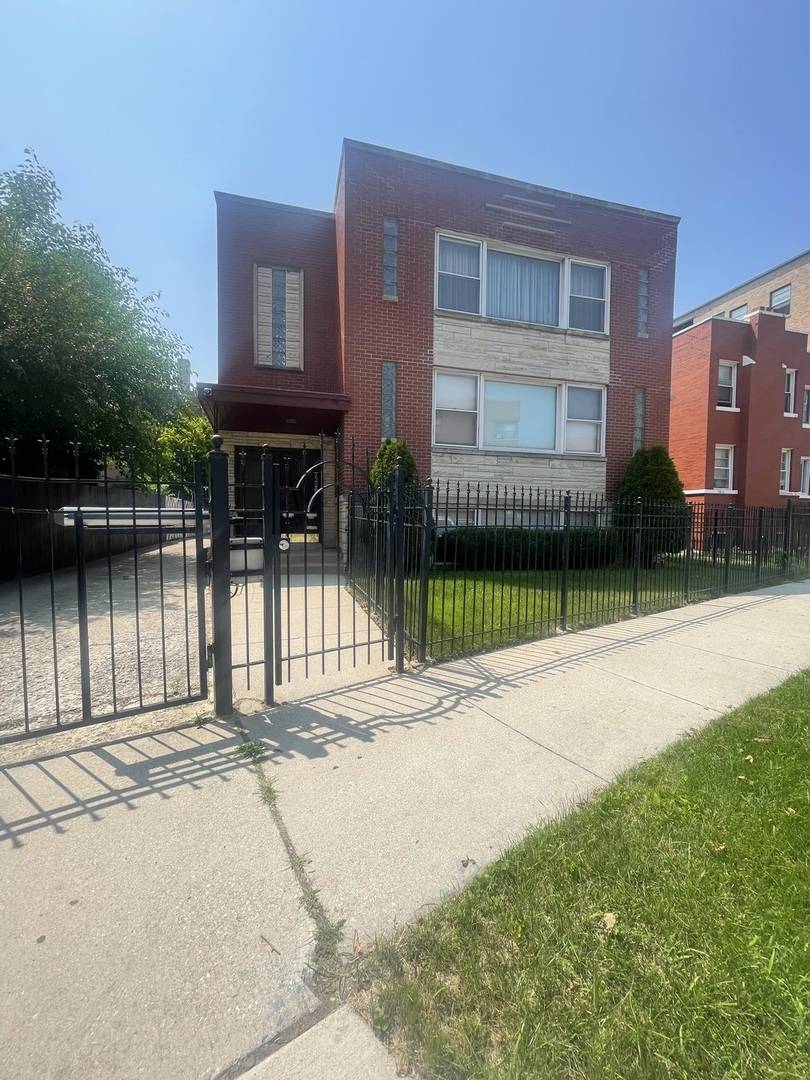 7228 S Phillips Avenue #1, Chicago, IL 60649