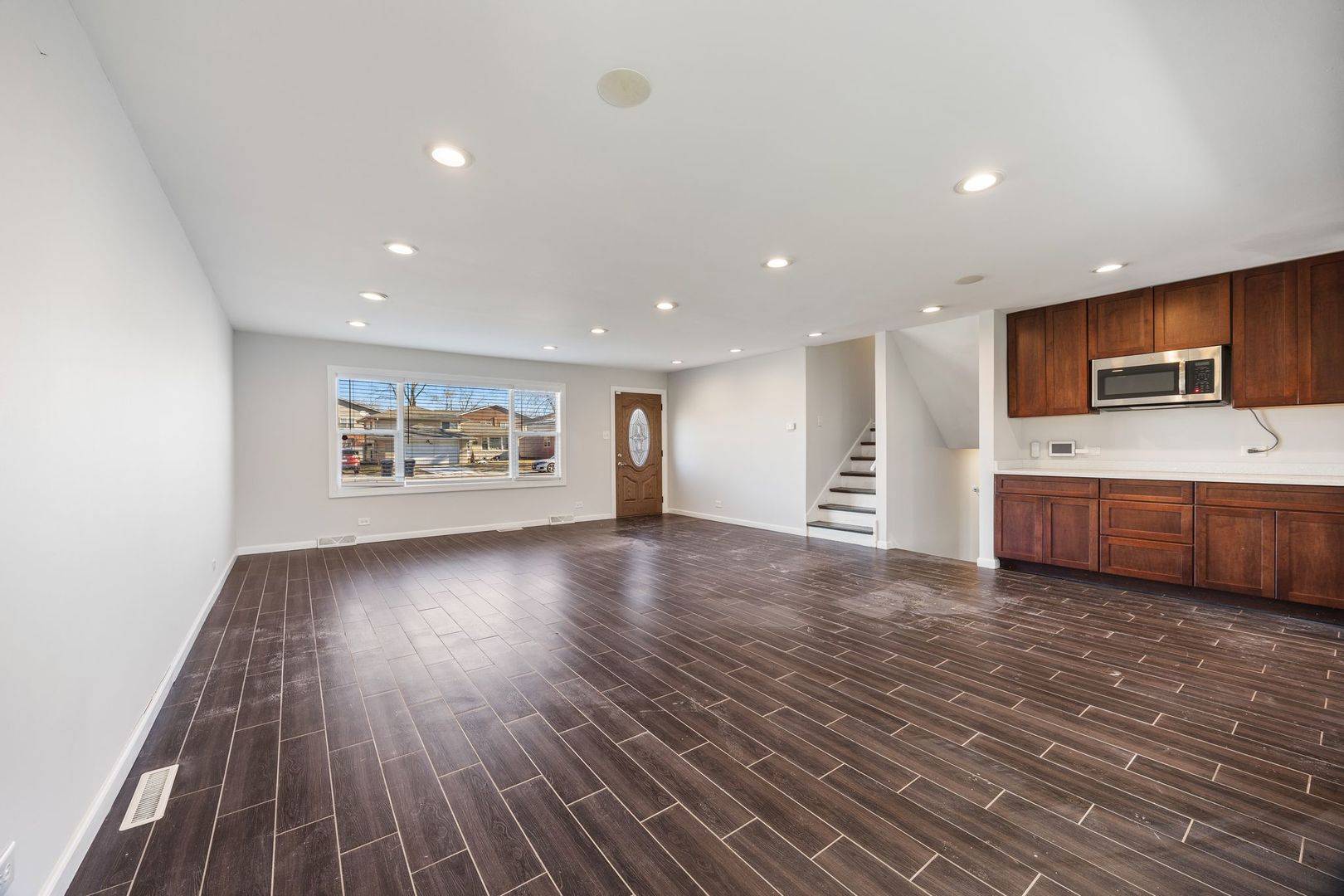 South Holland, IL 60473,1315 Prince Drive