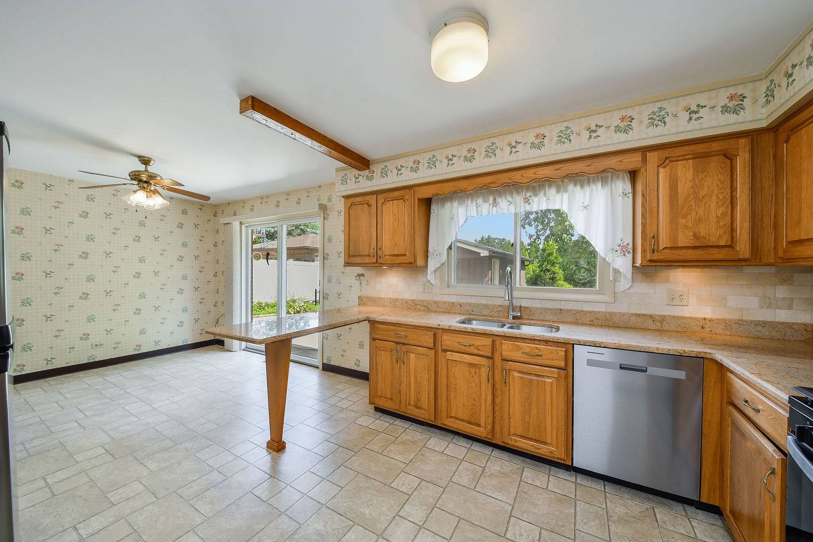 Addison, IL 60101,Address not disclosed
