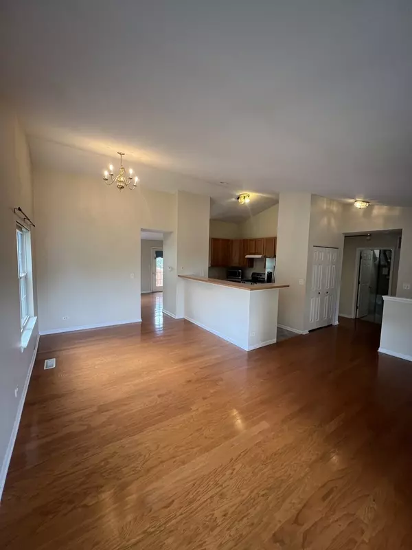 Naperville, IL 60563,927 Genesee Drive #927