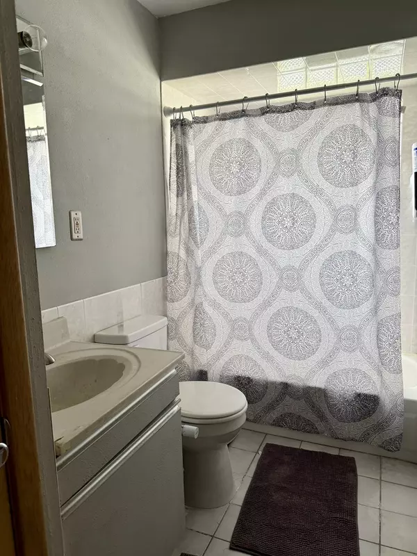 Oak Forest, IL 60452,5653 Dover Road