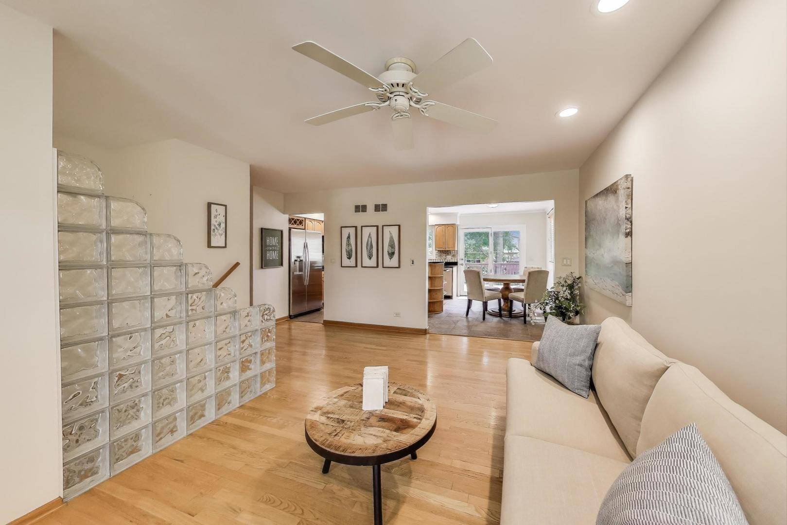 Arlington Heights, IL 60004,111 S Brighton Place