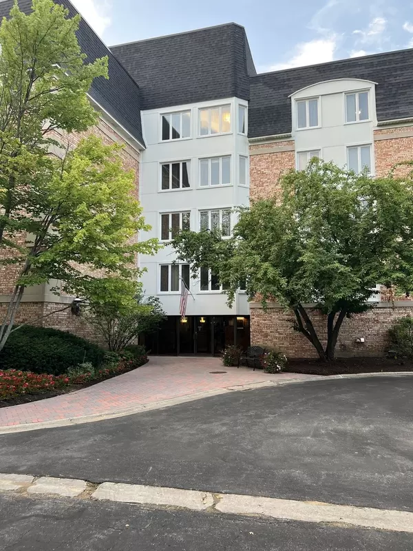 200 LAKE Boulevard #457, Buffalo Grove, IL 60089