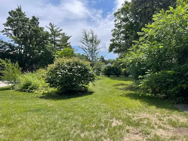 Libertyville, IL 60048,212 W Maple Avenue