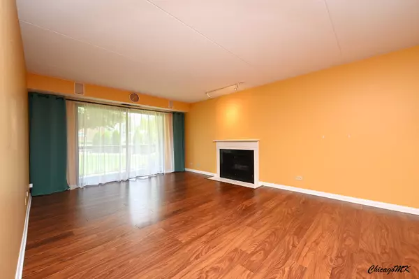 Bensenville, IL 60106,620 S York Road #101