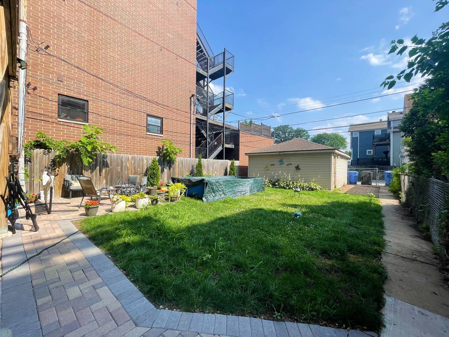 Chicago, IL 60618,2317 W Roscoe Street #G