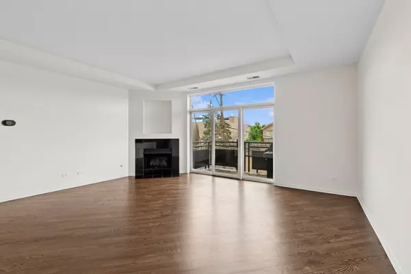 Chicago, IL 60618,2337 W Wolfram Street #312