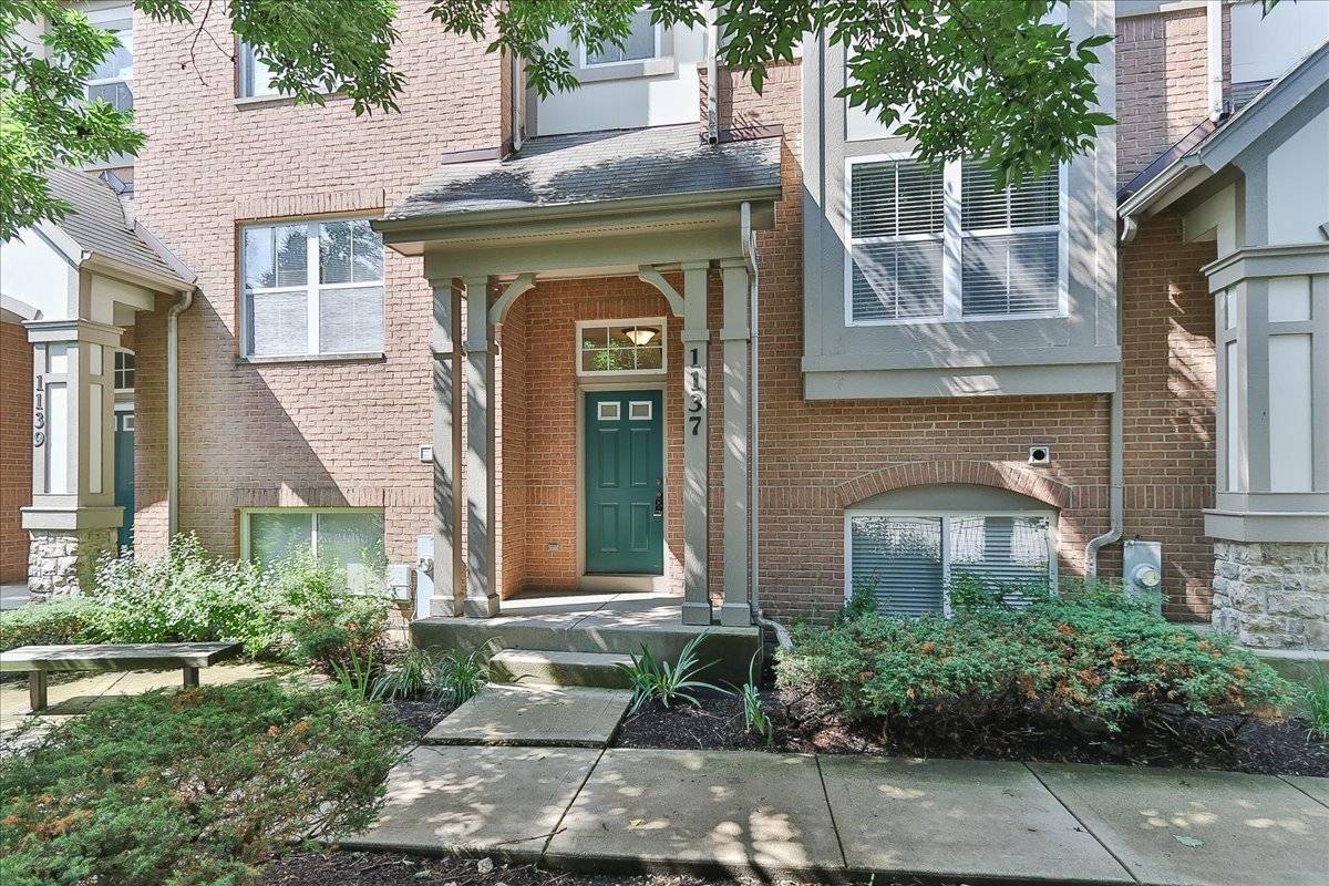 Palatine, IL 60074,1137 N Claremont Drive