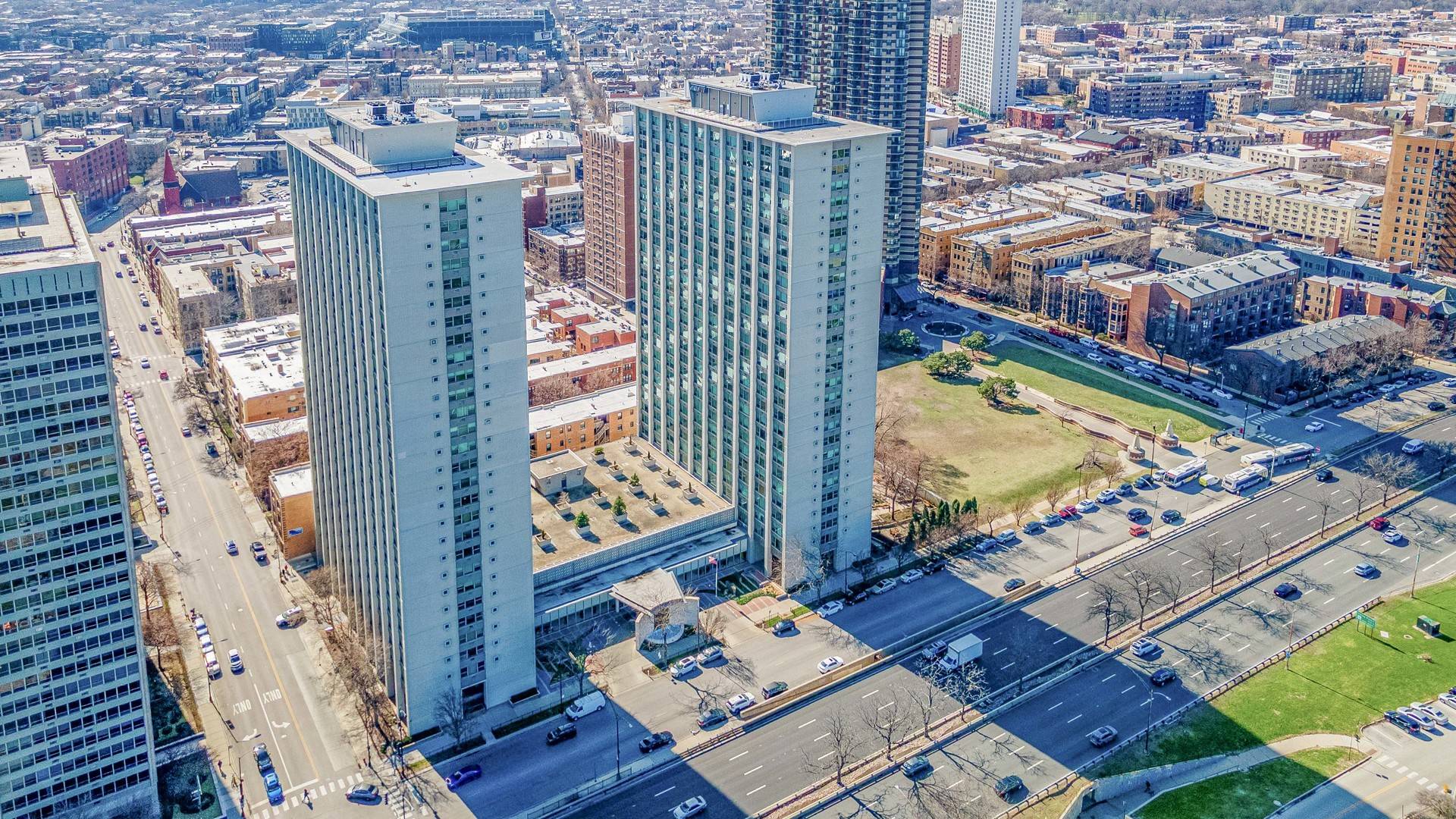 Chicago, IL 60613,3600 N LAKE SHORE Drive #514