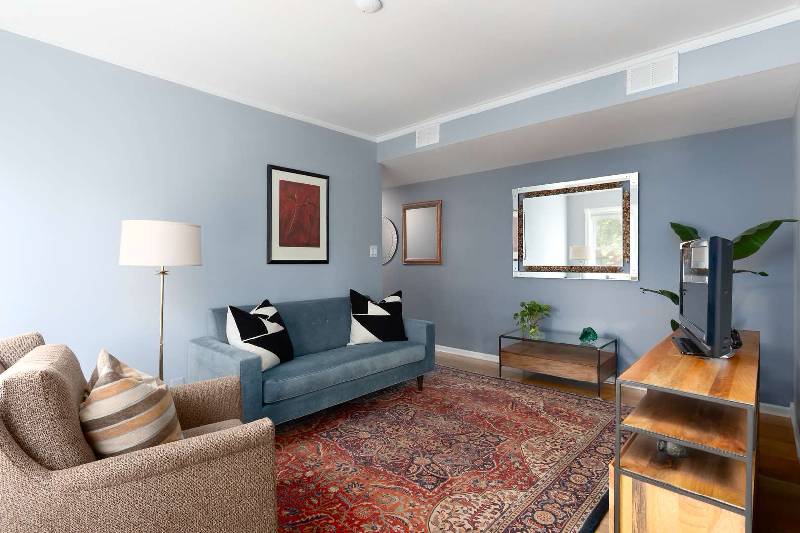 Chicago, IL 60626,7301 N Wolcott Avenue #2