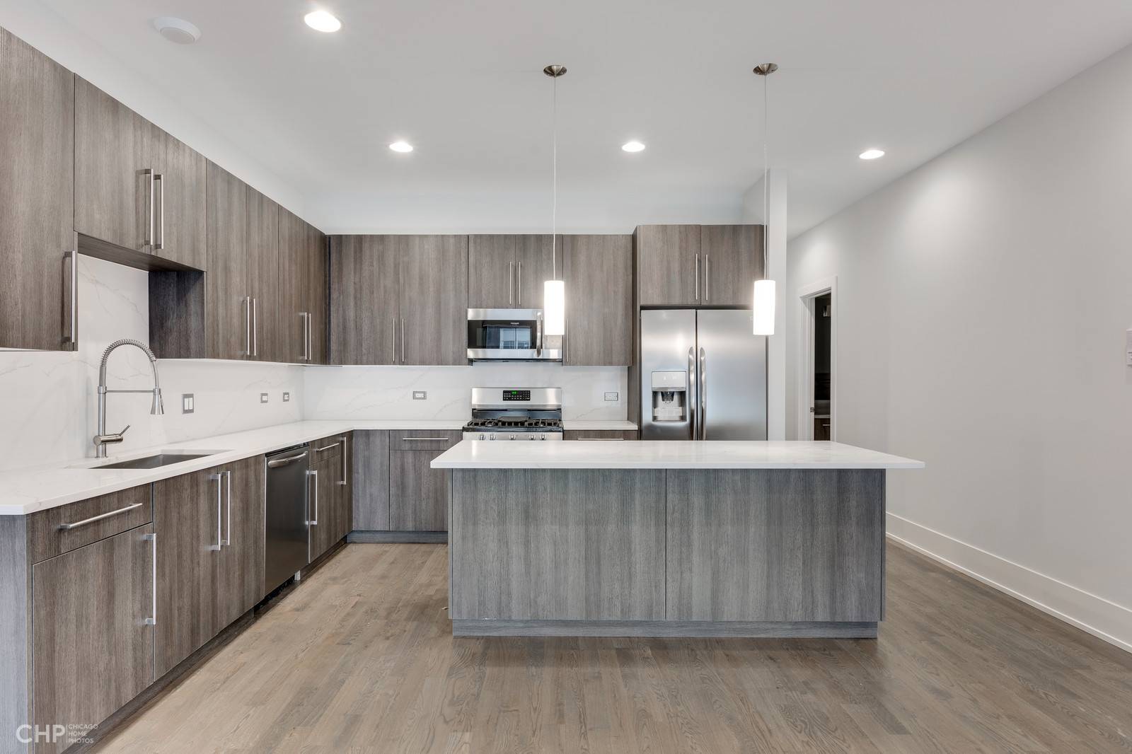 Chicago, IL 60647,1716 N CALIFORNIA Avenue #3S