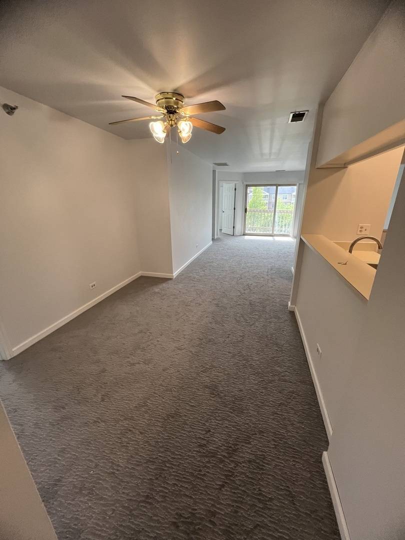 Bloomingdale, IL 60108,125 Glengarry Drive #8-301