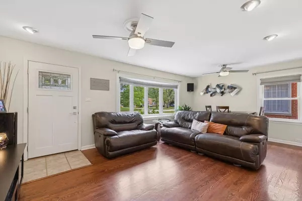 Villa Park, IL 60181,840 S Ardmore Avenue