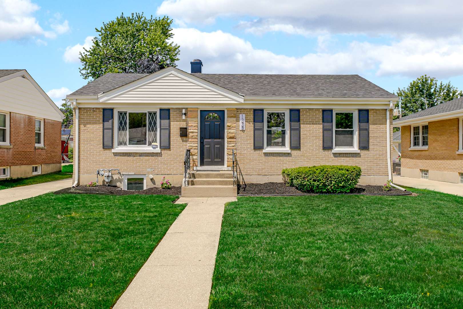 1228 N Hillside Avenue, Berkeley, IL 60163