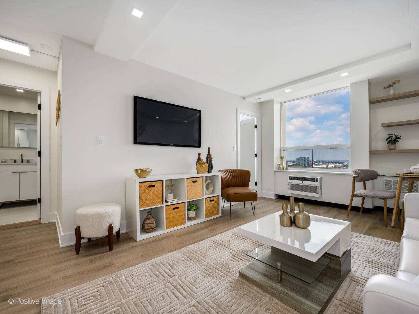 Chicago, IL 60610,1355 N Sandburg Terrace #1707D