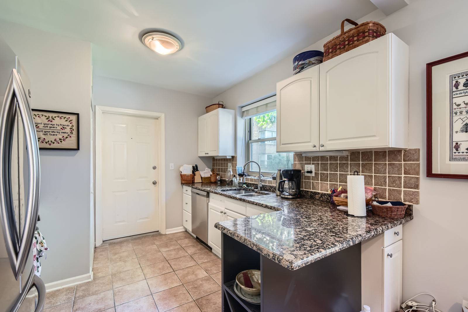 Chicago, IL 60640,4949 N Wolcott Avenue #1A