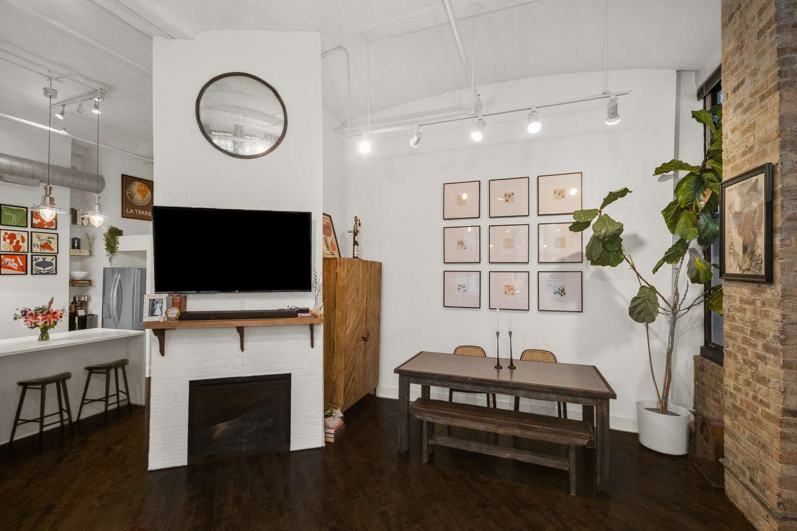 Chicago, IL 60607,801 S Wells Street #210