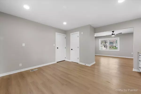Streamwood, IL 60107,203 Villa Road